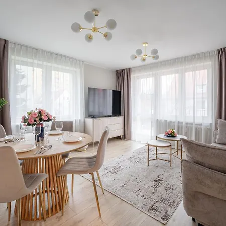 Emilii Plater, Sun & Snow Apartment